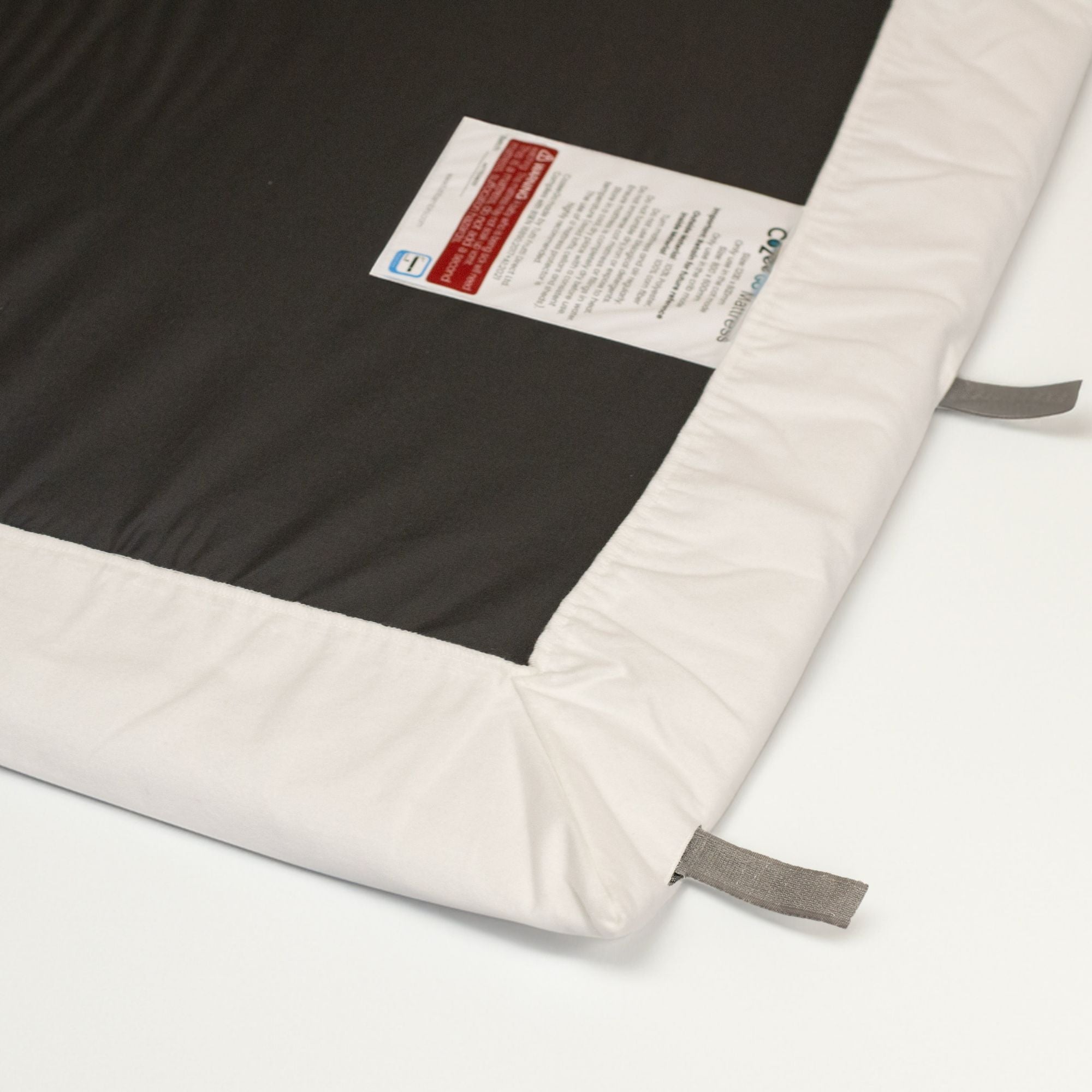 CoZee Go Waterproof Fitted Sheet in White > elasticated edges for secure fit and mattress protection