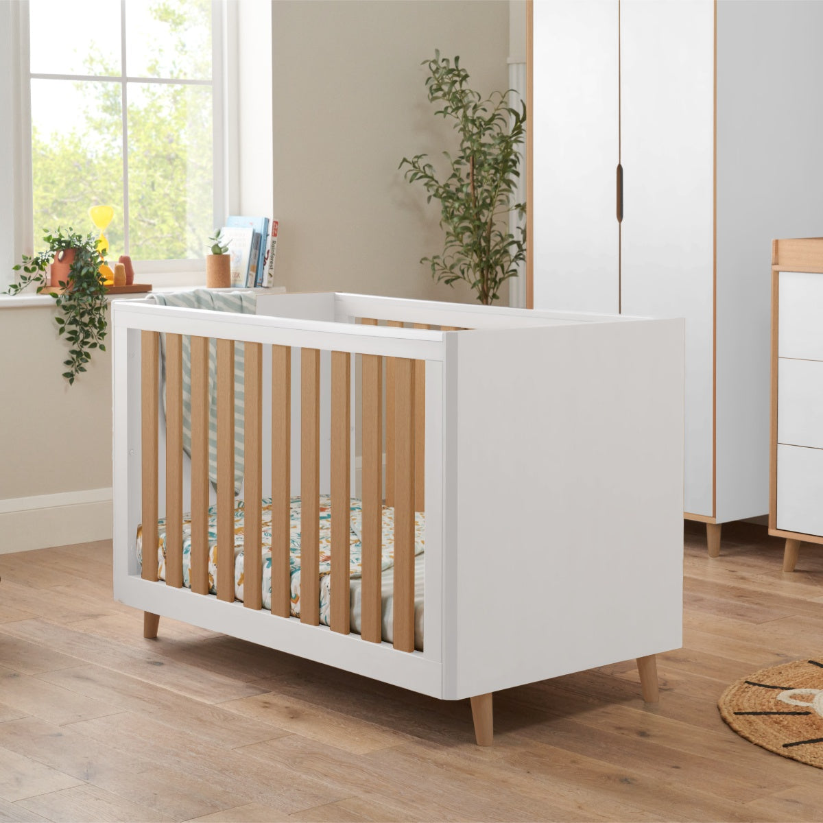 【新品未使用】BRIEFING×NMM Little cot Fika Mini Cot Bed White & Light Oak | Tutti Bambini