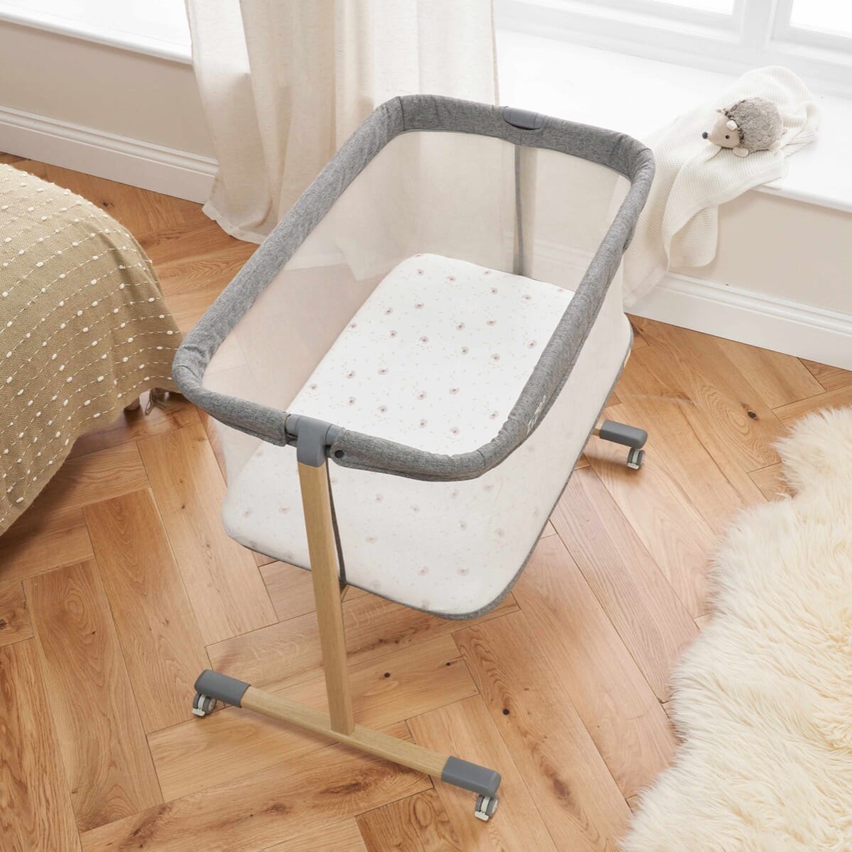 ZiZee Breathable Rocking Crib in Oak & Charcoal - Tutti Bambini