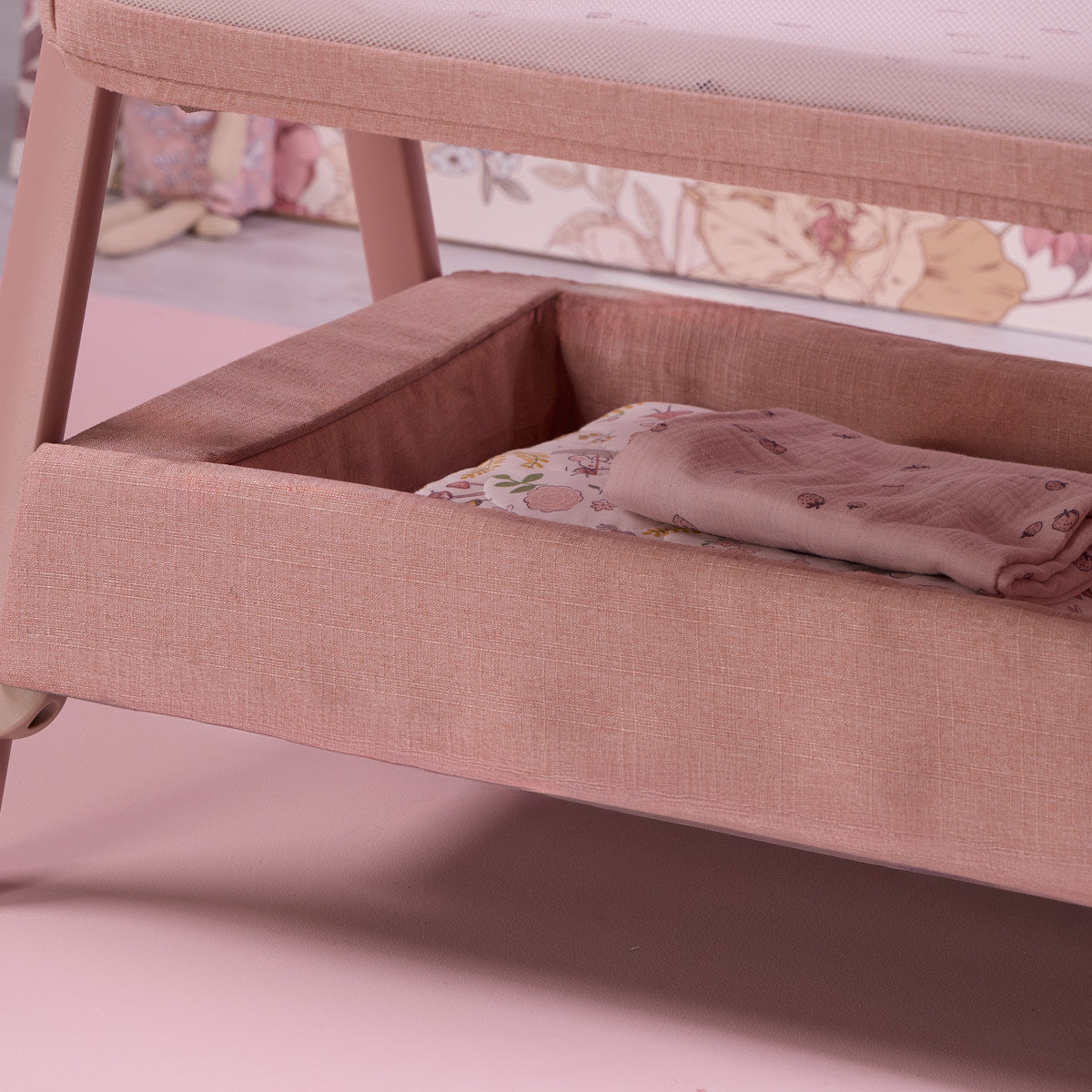 CoZee Zen Bedside Crib - Blush