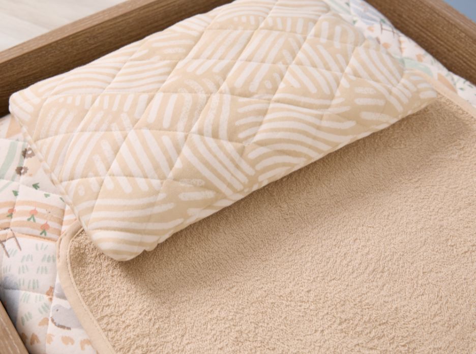 love cats luxury changing mat with cover close up view