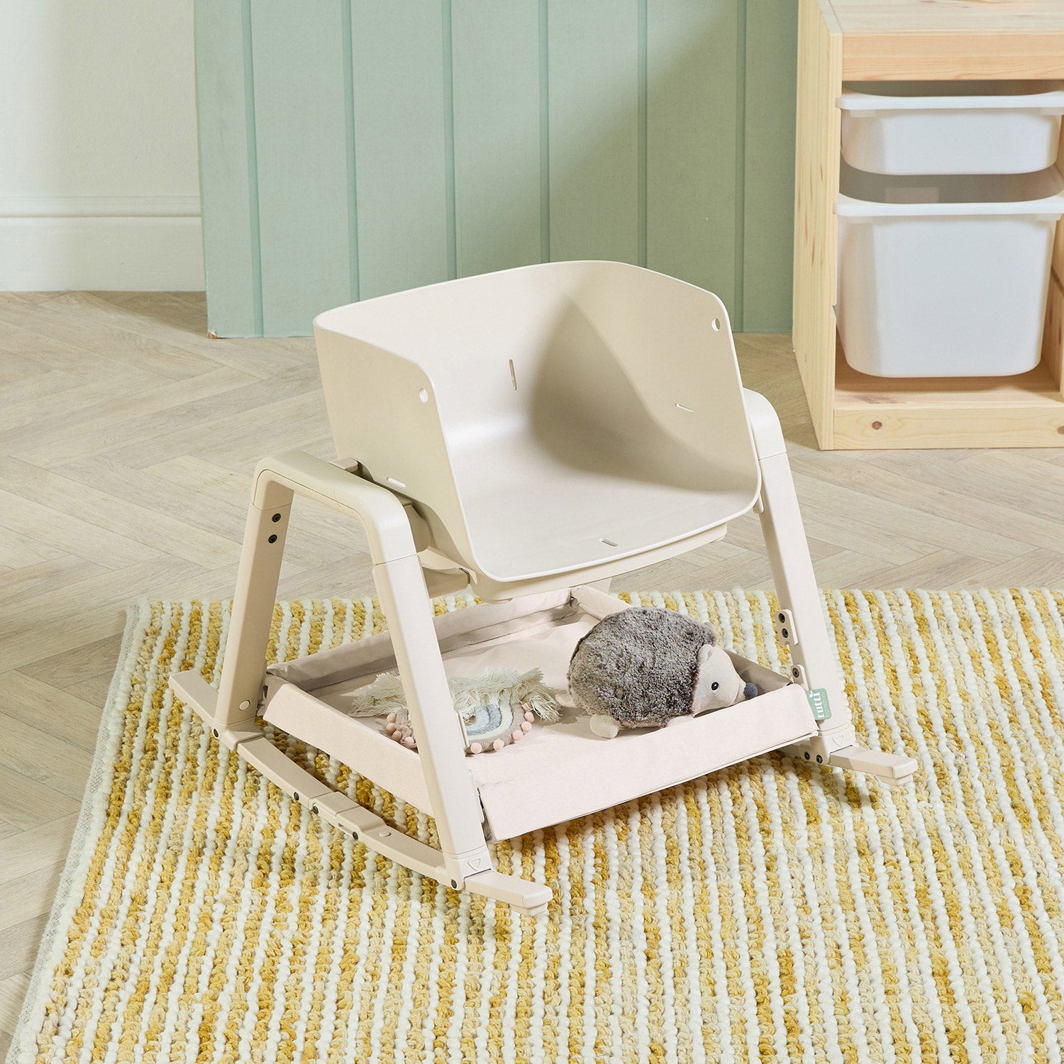 nova maison parnsip toddler rocking chair, ideal for readng and calming play.