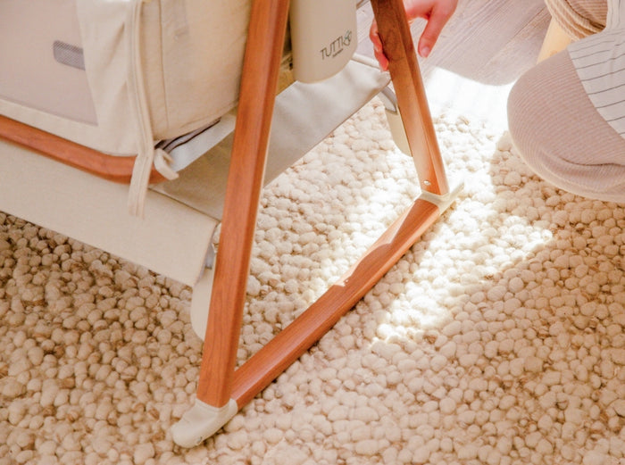 Tutti Bambini CoZee Air in Scandinavian Walnut and Ecru – Rocking bar function for soothing motion and comfort