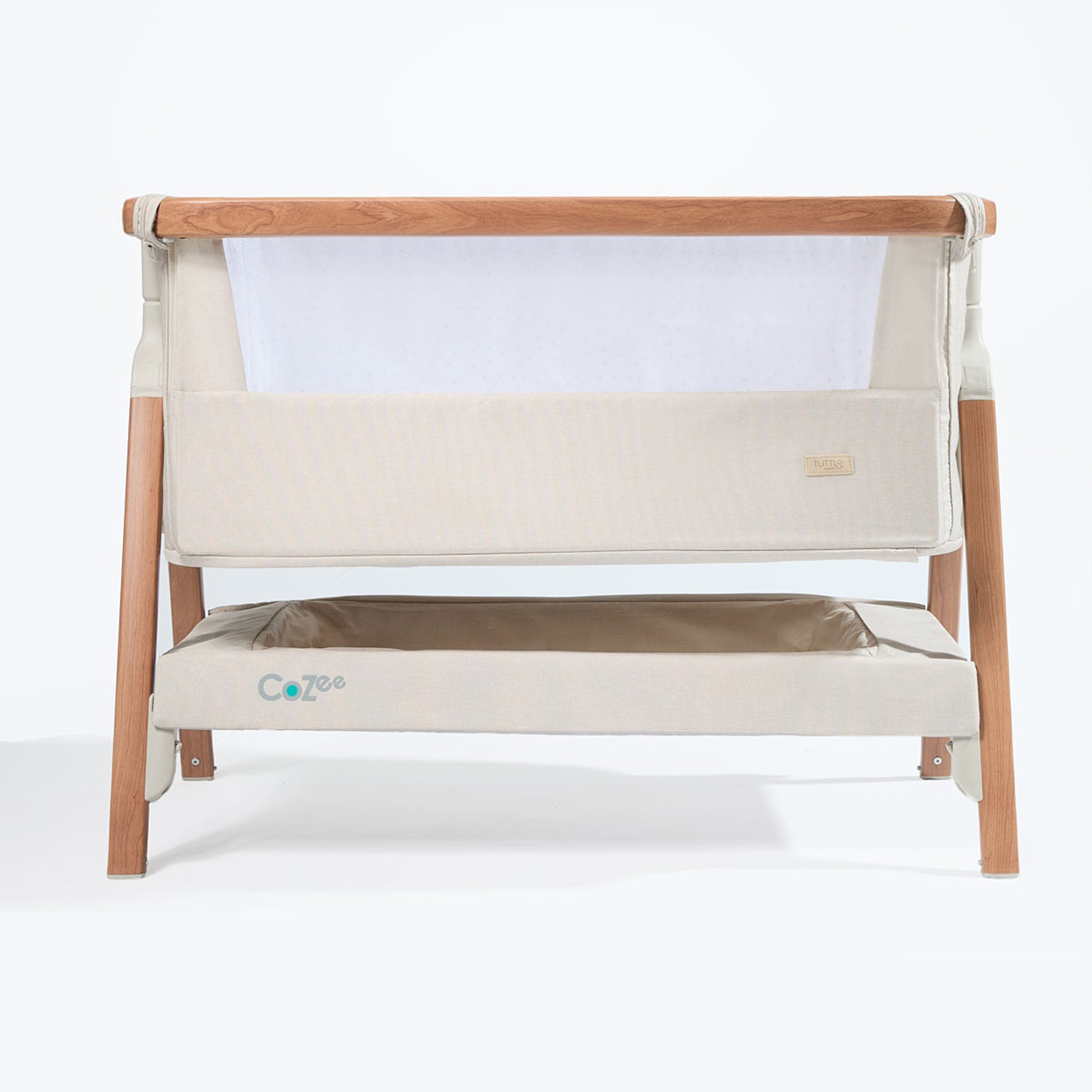 CoZee Bedside Crib Scandinavian Walnut and Ecru &gt; breathable mesh sides for improved airflow