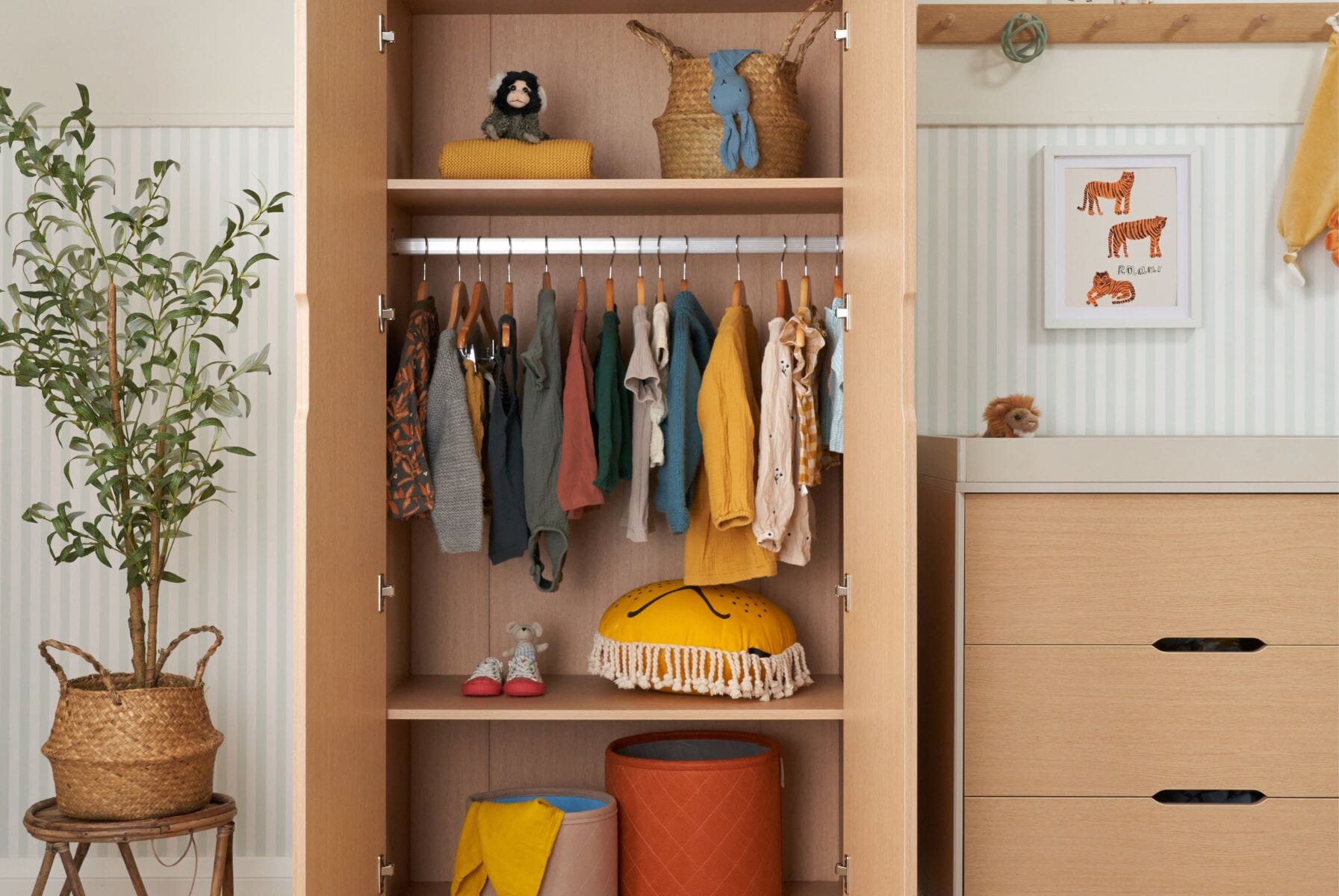 Fika Wardrobe Light Oak & White Sand | Tutti Bambini