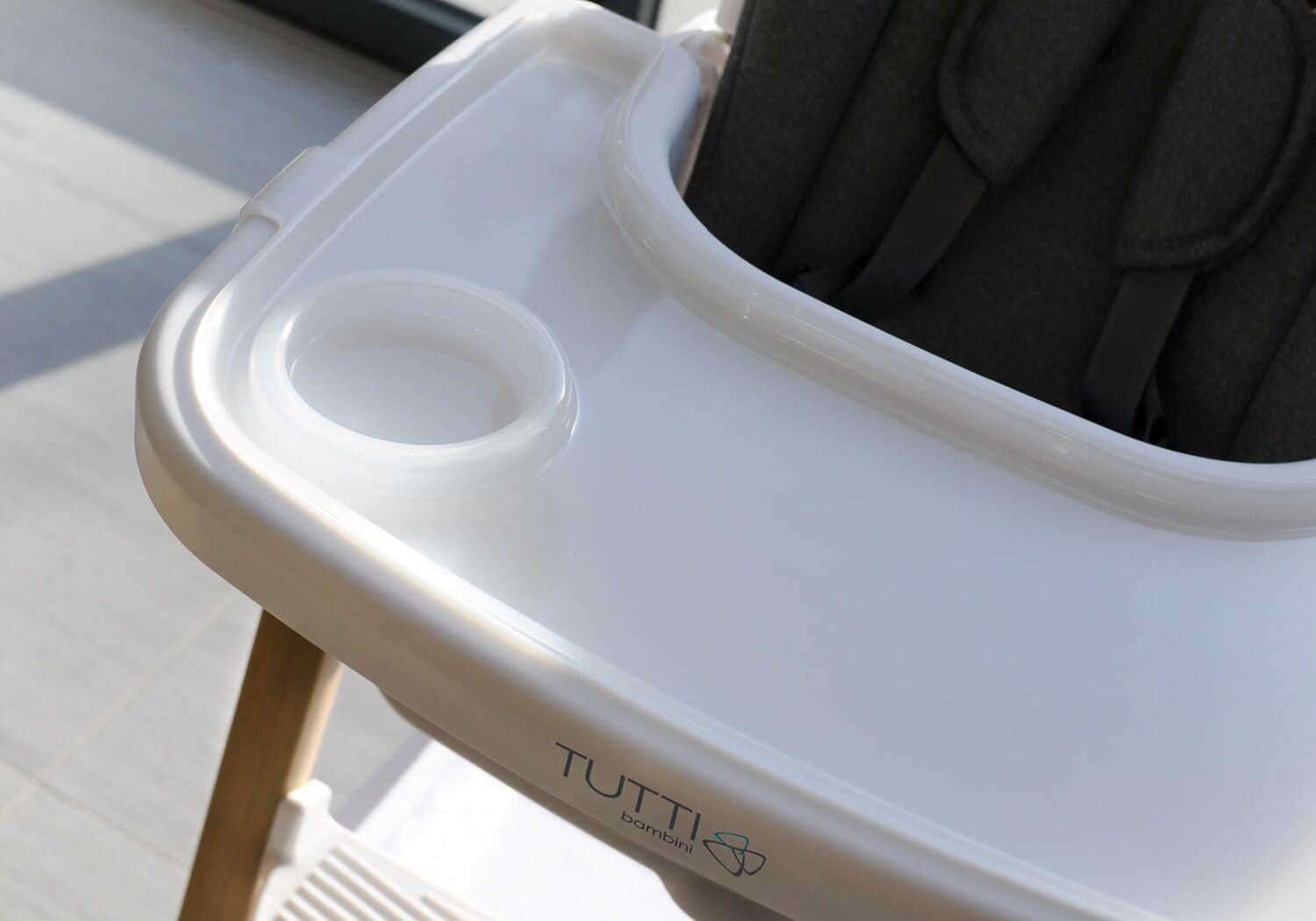 close up of nova evolutionary highchair removable feeding tray