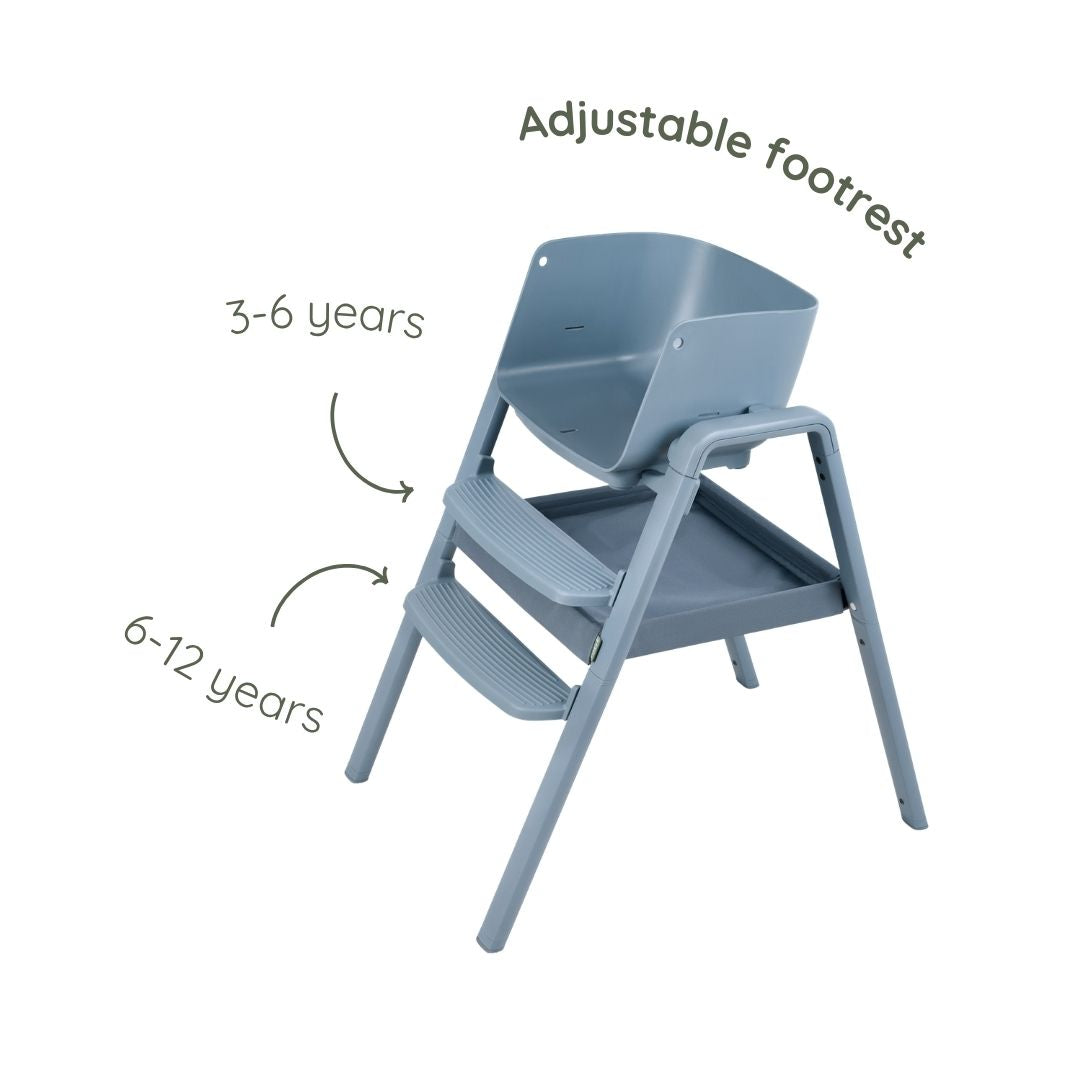 Cutout view of the Nova Maison 7 in 1 highchair in coast, highlighting the adjustable footrest designed to grow with your child.